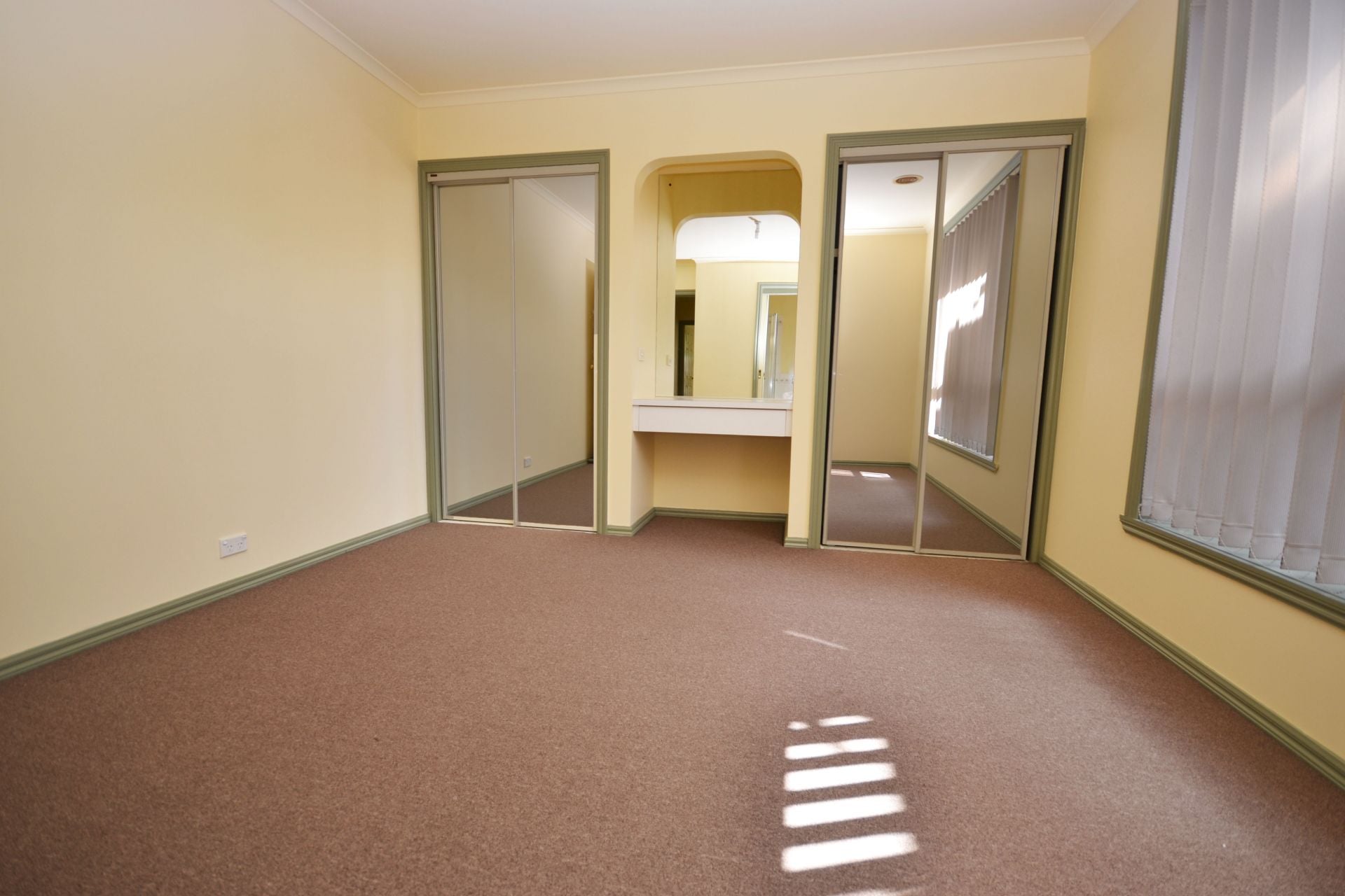 MODERN UNIT IN A GREAT LOCATION