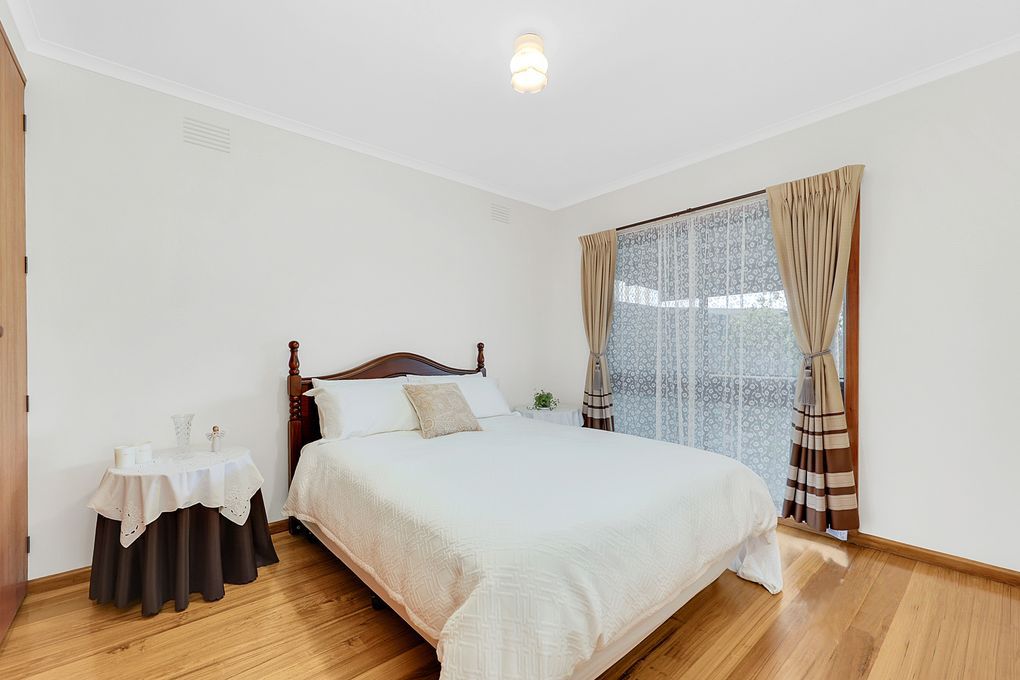 CHARMING HOME IN THE HEART OF RESERVOIR