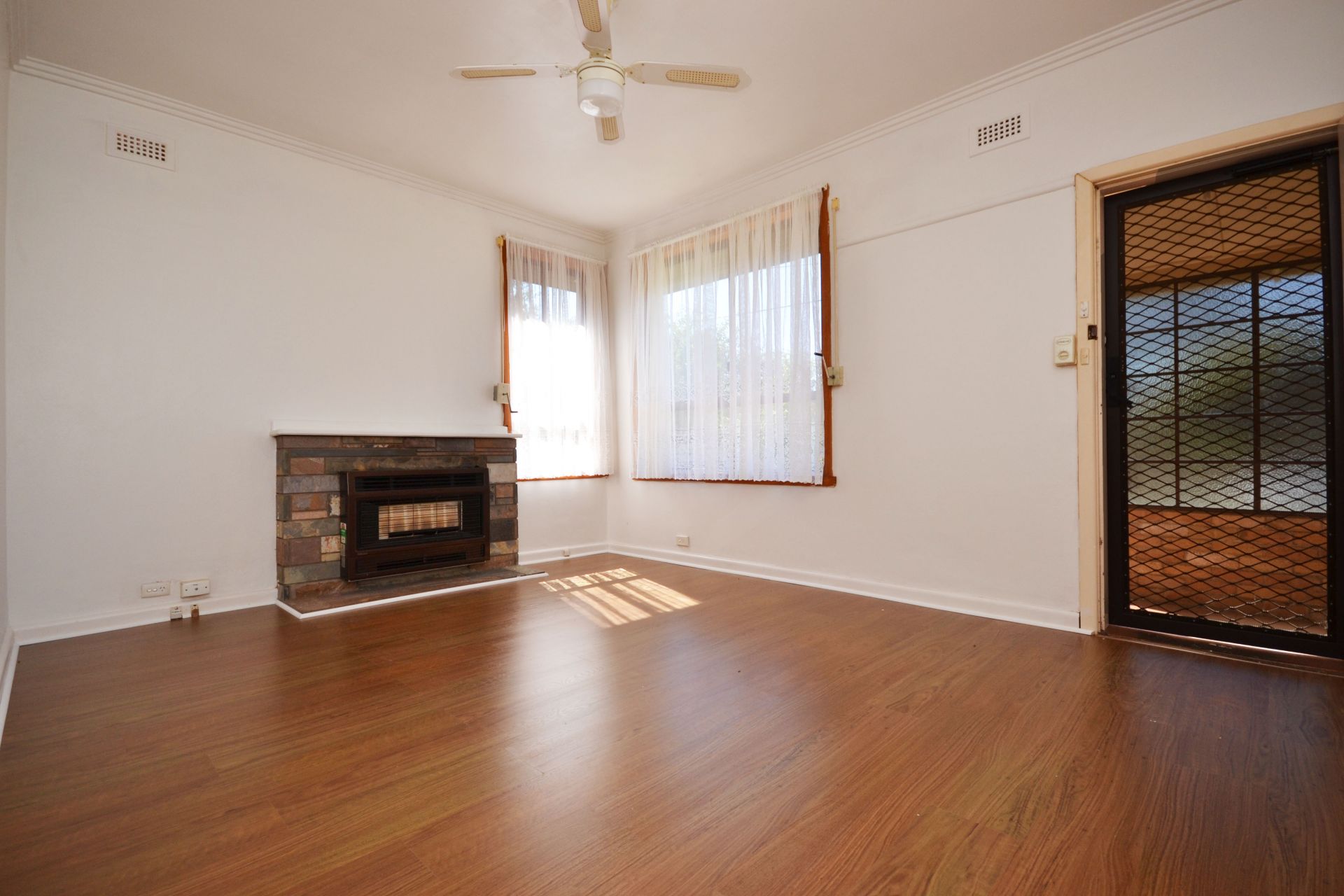 WELL PRESENTED & IN AN IDEAL LOCATION