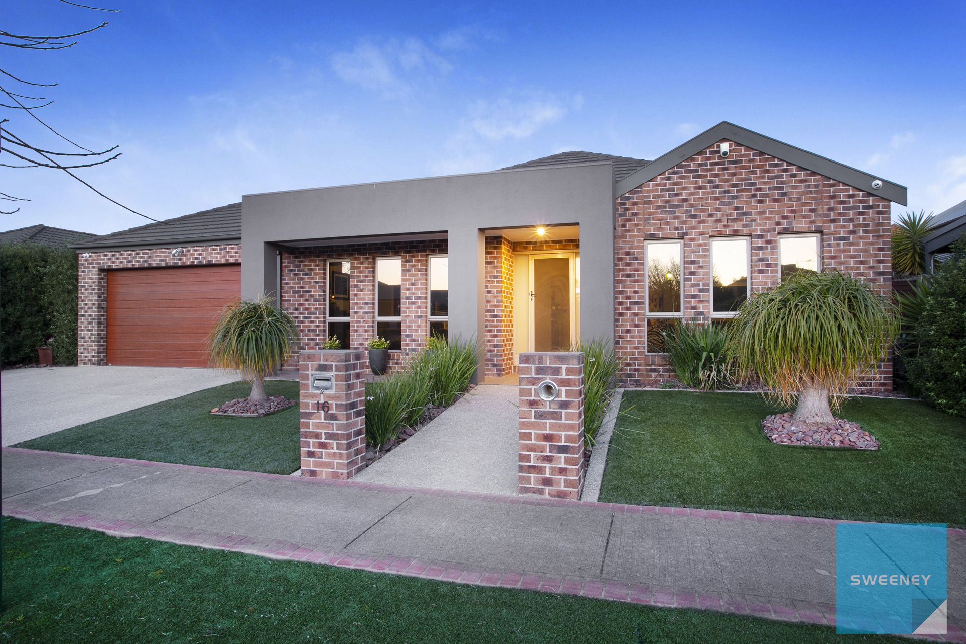 16 Great Barr Crescent, Caroline Springs - Thumbnail 2