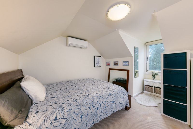 Charming Semi in Great Location