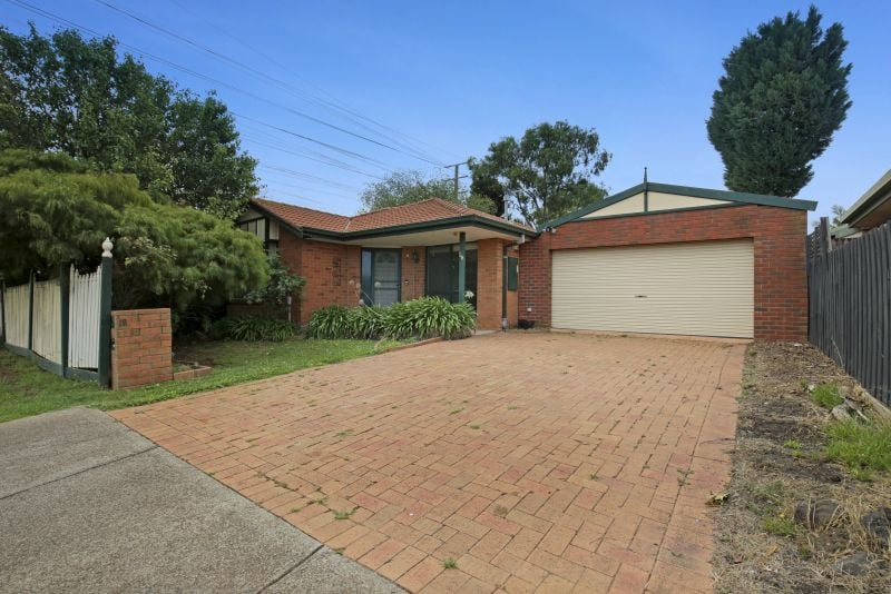 18 Barina Way, Mill Park