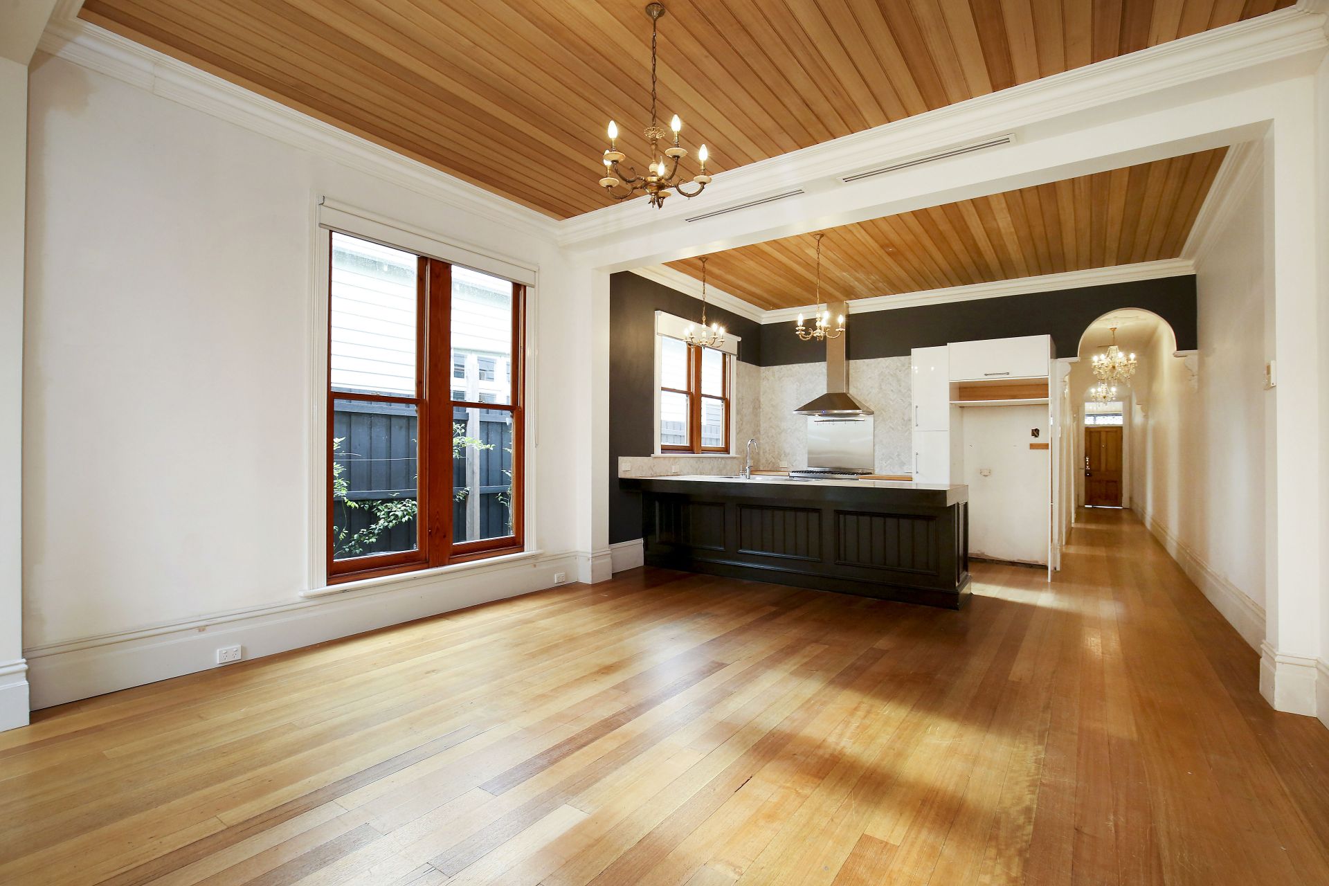 CAPTIVATING MODERN VICTORIAN