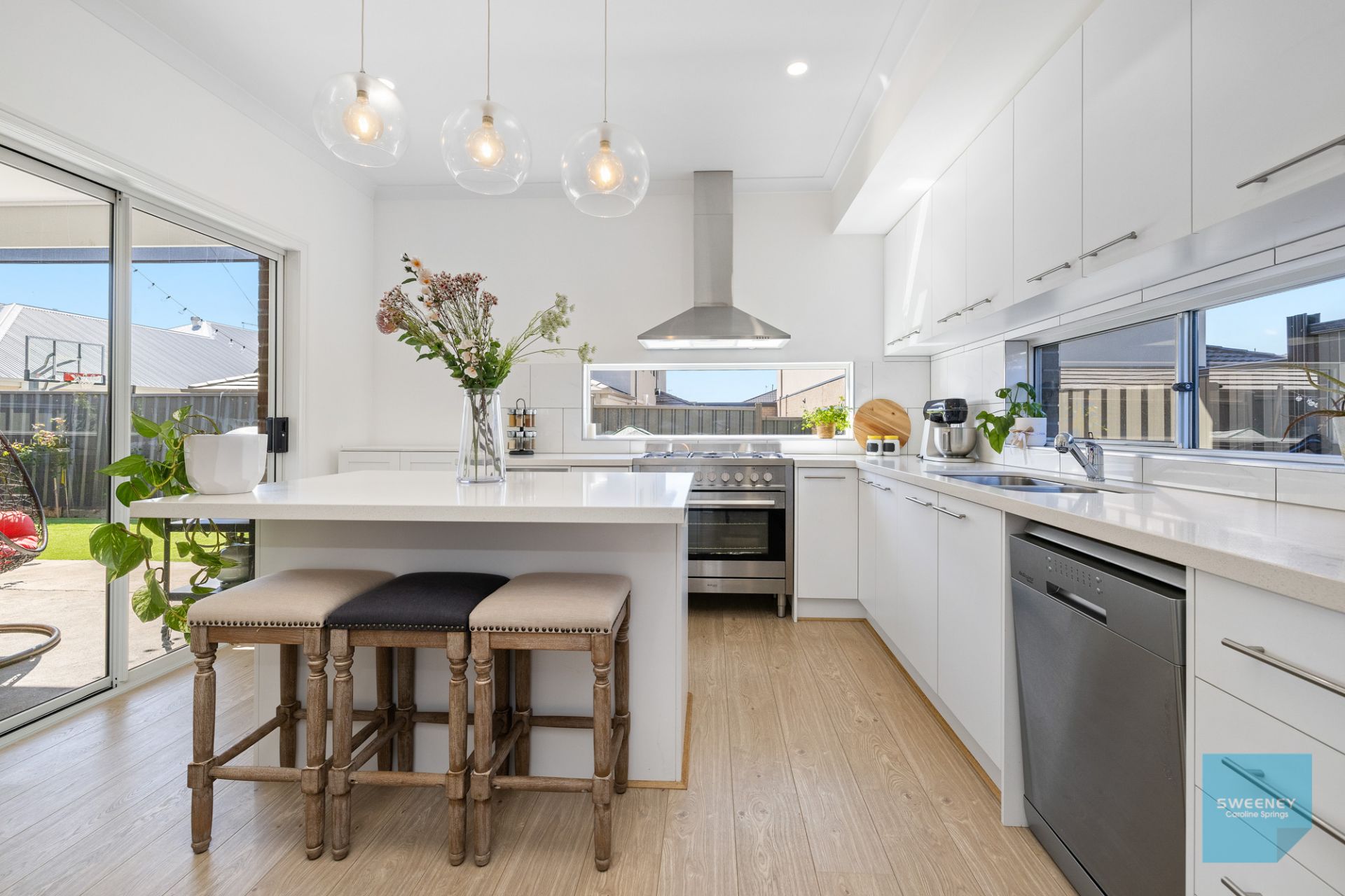 83 Legrange Crescent, Fraser Rise - Thumbnail 5