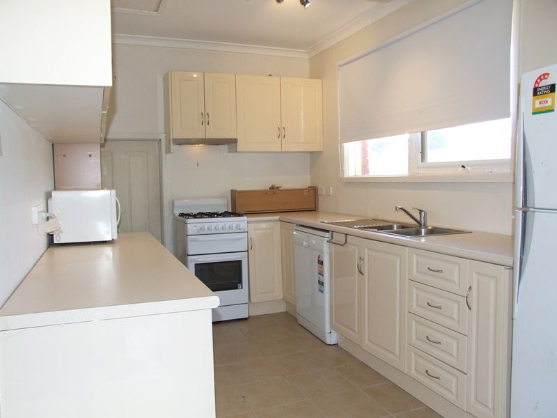 6 Raglan Street, Bacchus Marsh - Thumbnail 3