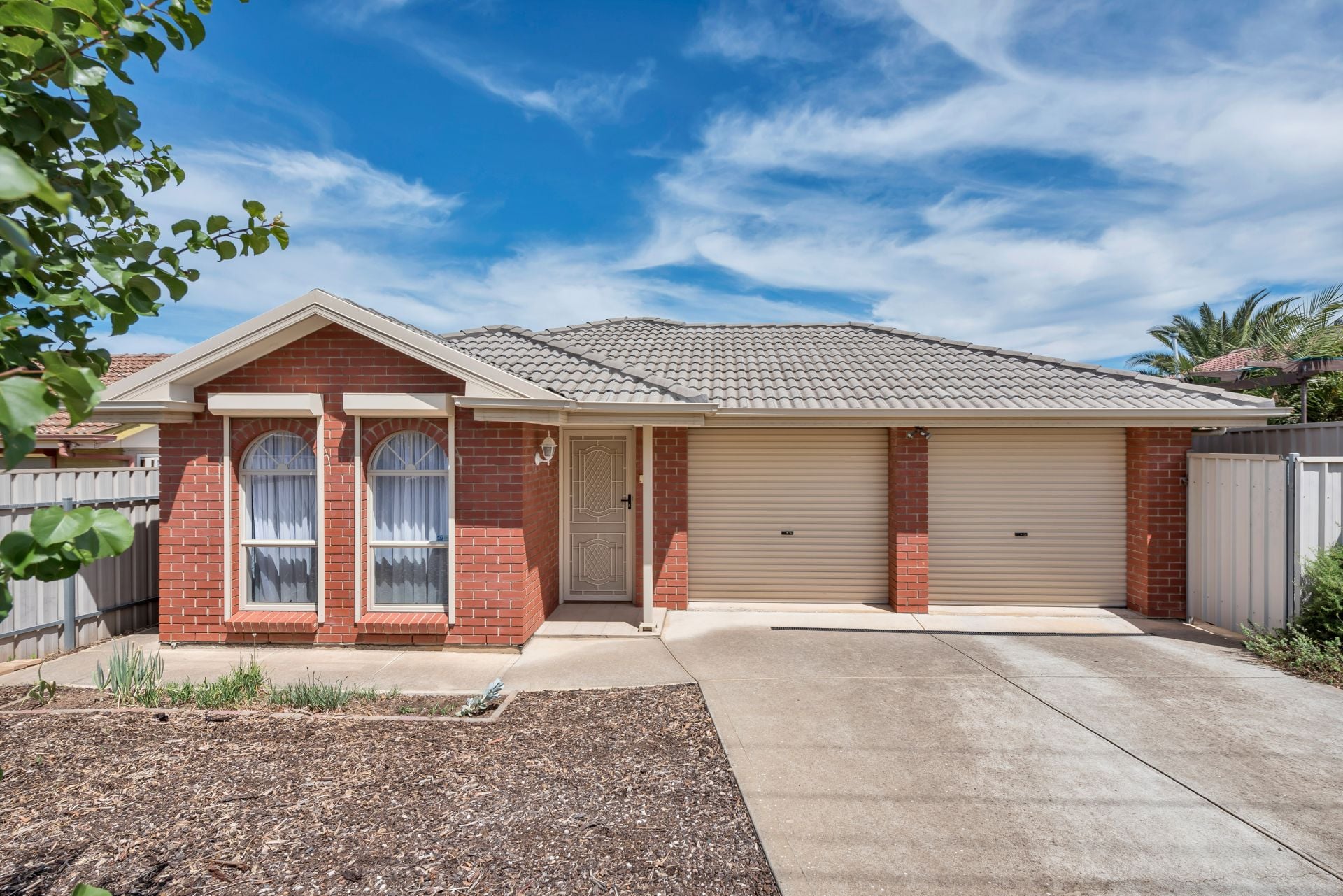 37 McKinna Road, Christie Downs - Thumbnail 2