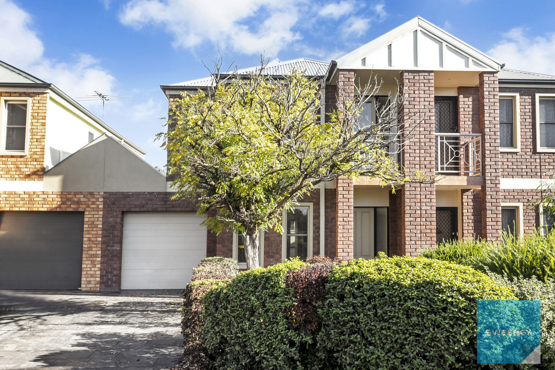 4/8 Lauffre Walk, Caroline Springs - Thumbnail 2