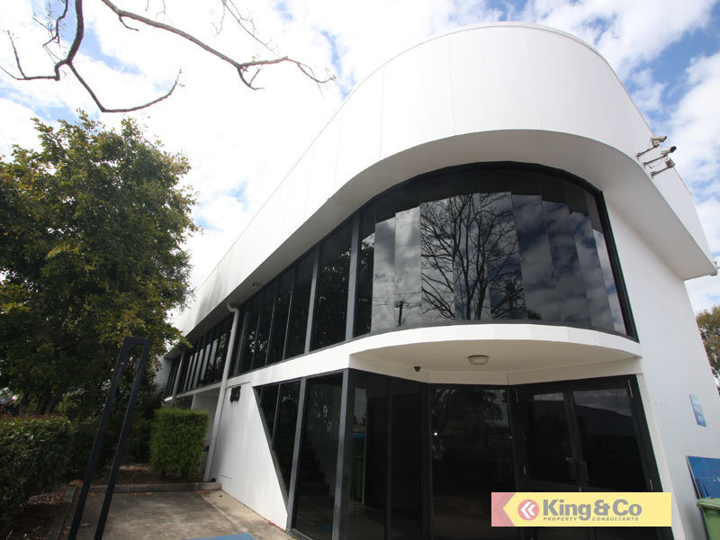 YARD - WAREHOUSE - HUGE EXPOSURE!!