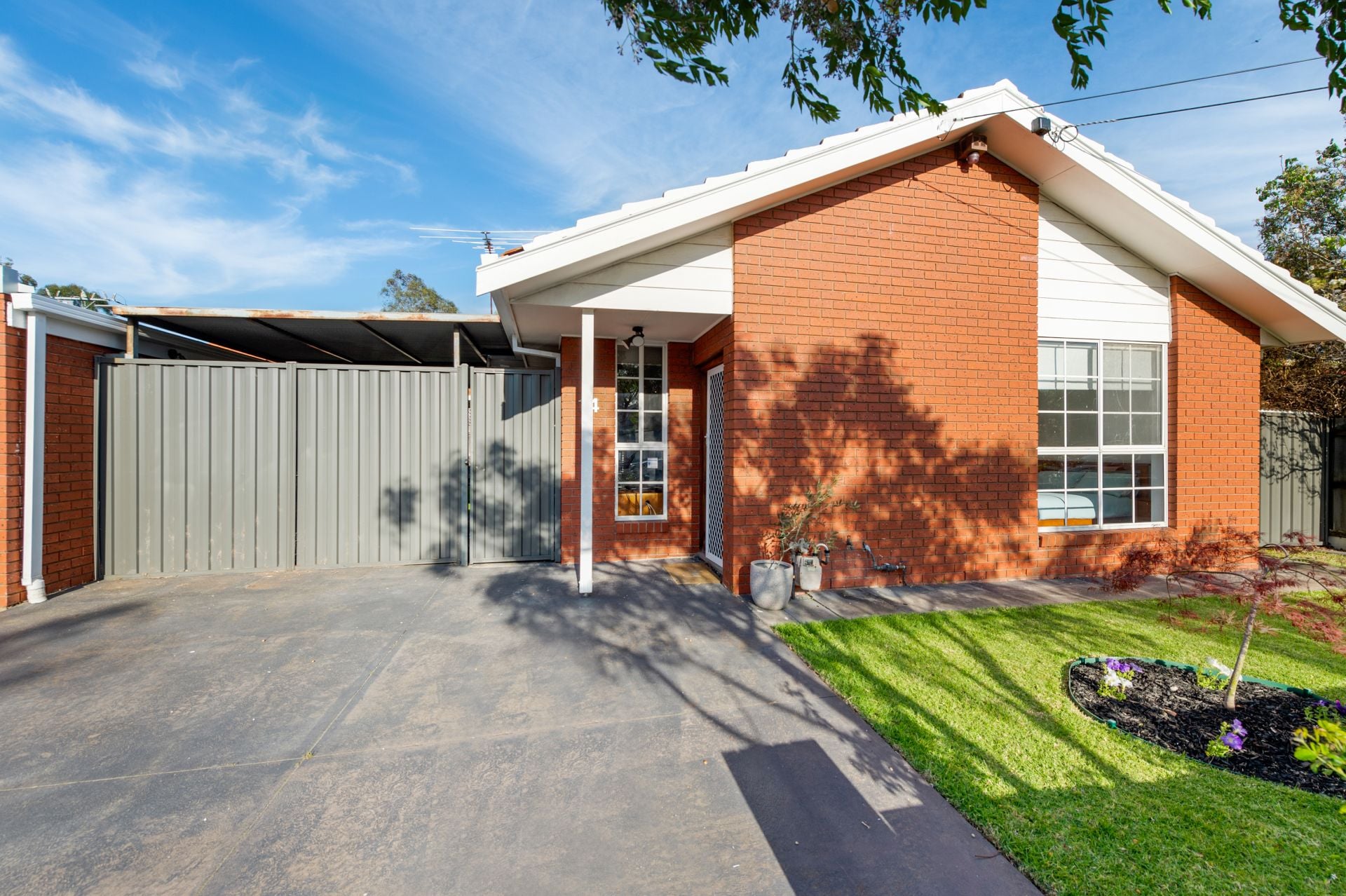 14 Holloway Street, Newport - Thumbnail 2