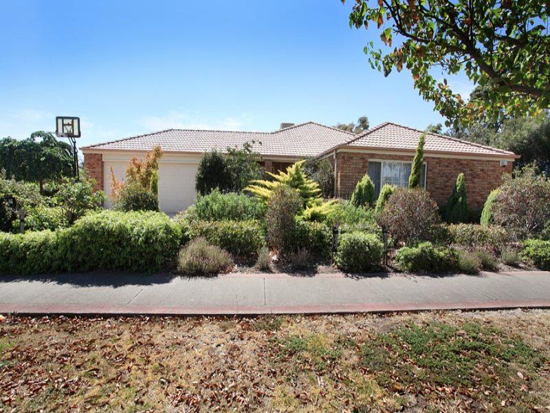 20 Blenheim Way, Caroline Springs - Thumbnail 2