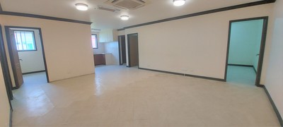 Split Level Industrial Office For Lease