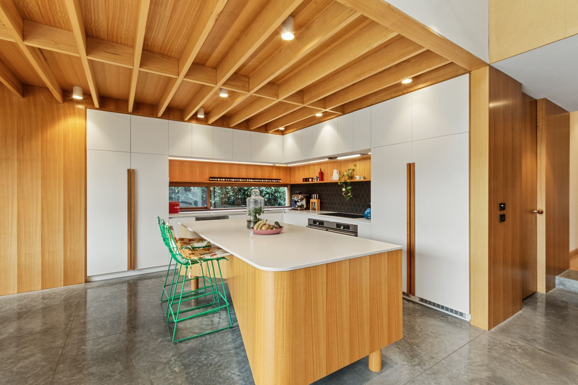 EXEMPLARY FAMILY HAVEN EPITOMISING CONTEMPORARY CLASS