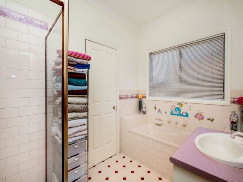 5 Heaton Court, Caroline Springs - Thumbnail 8