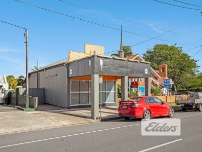 FREESTANDING OFFICE - EXCEPTIONAL EXPOSURE!