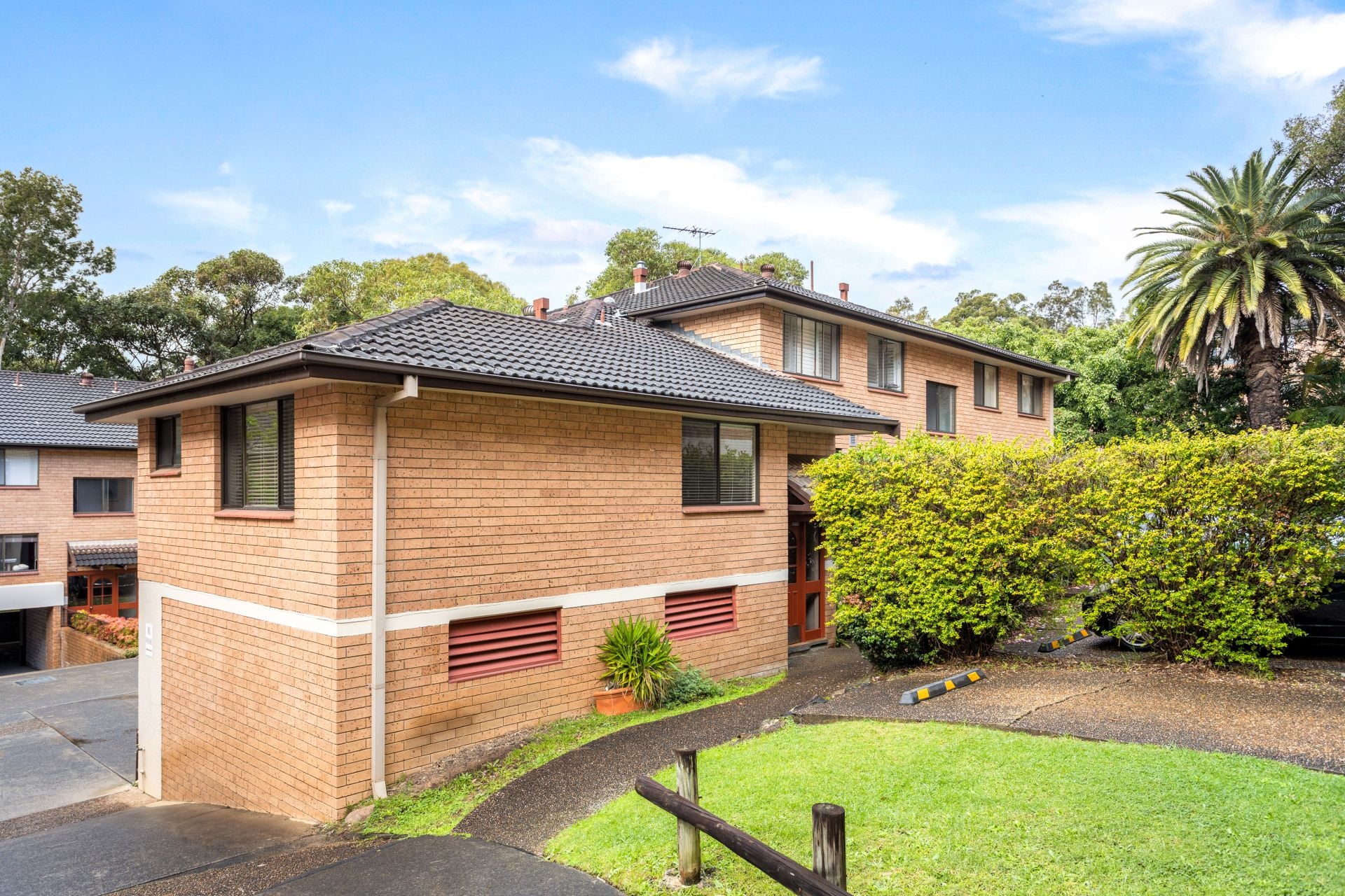 17/8-12 Railway Crescent, Jannali, Jannali - Image 1