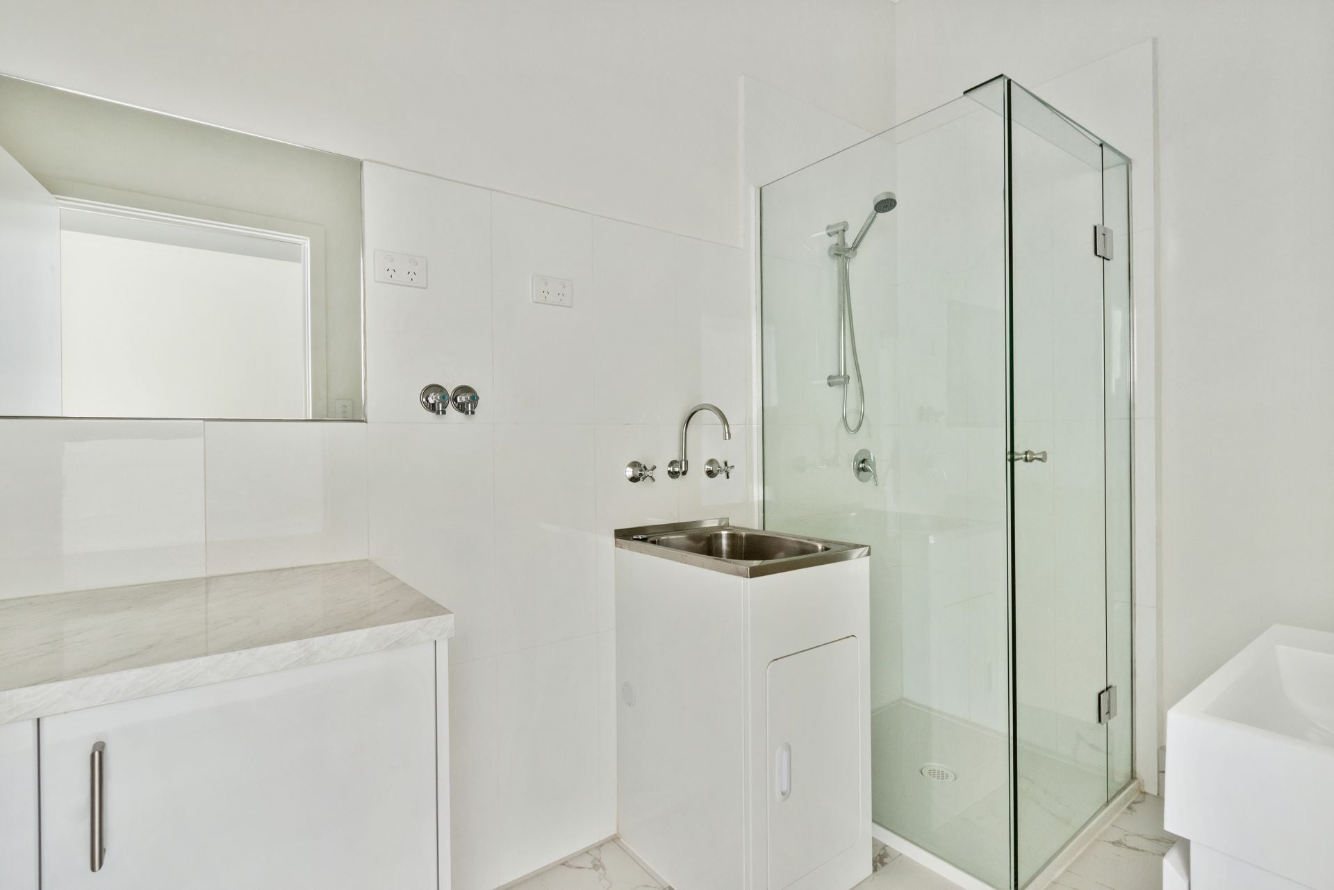 Fully renovated - Oversized Apartment