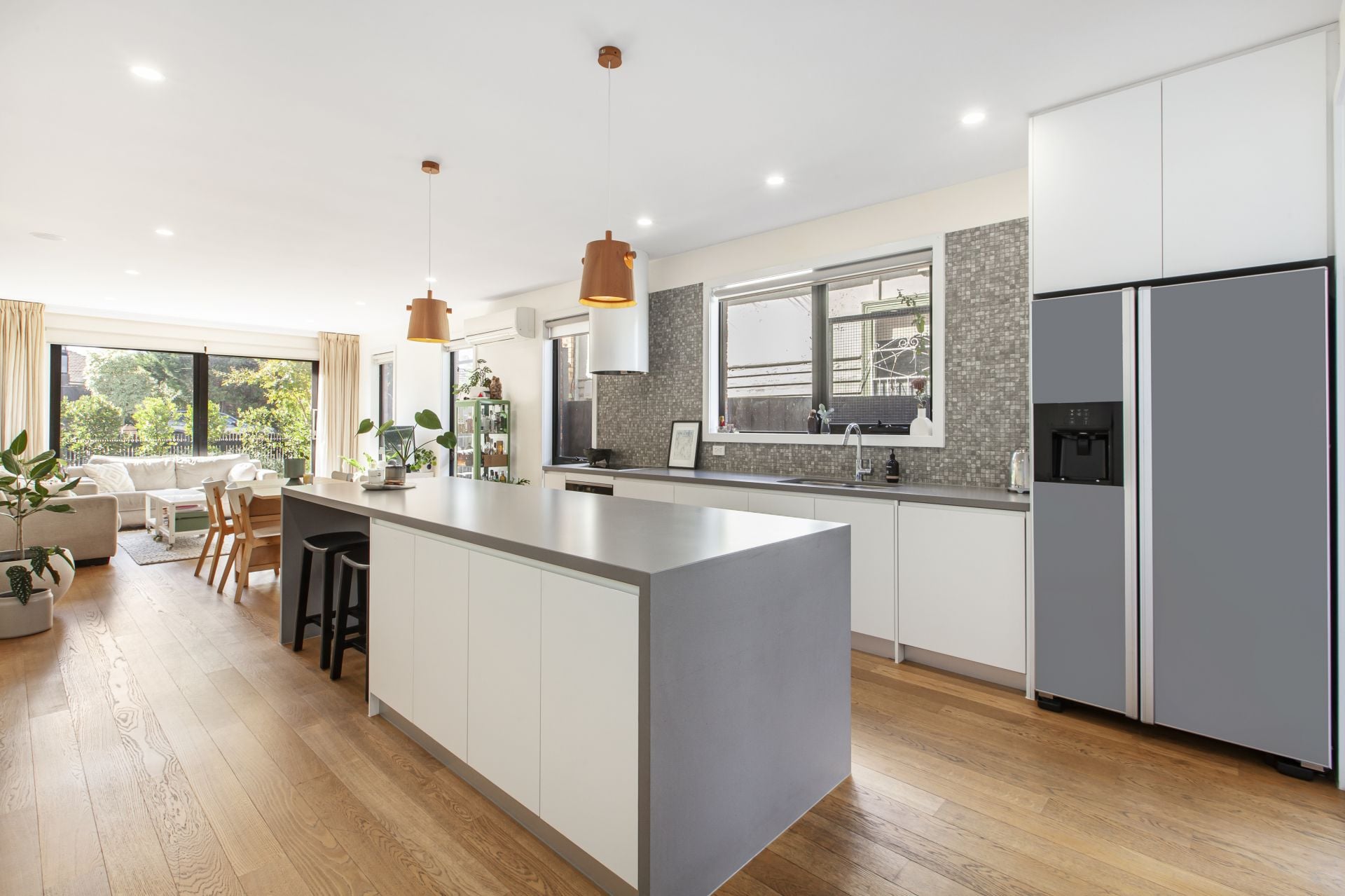 Sophisticated Luxury, Hotspot Pocket