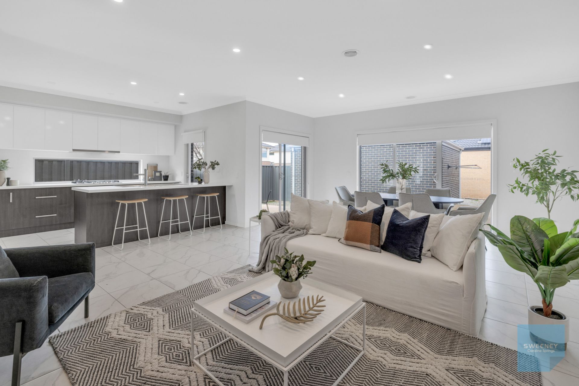 99 Orbis Avenue, Fraser Rise - Thumbnail 8
