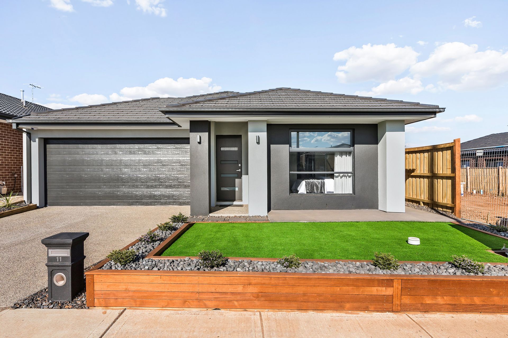 11 Basin Street, Fraser Rise - Thumbnail 2
