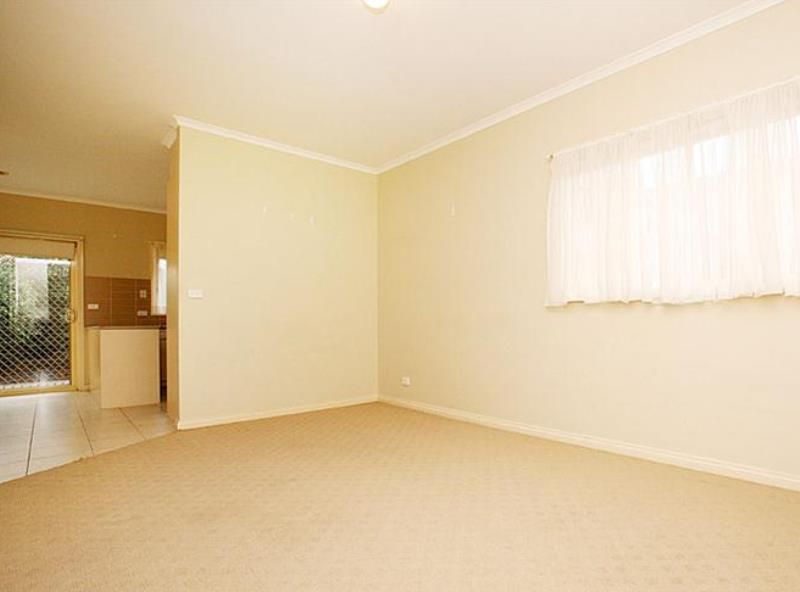 $300-320OPW LOOKING FOR A GREAT TENANT!