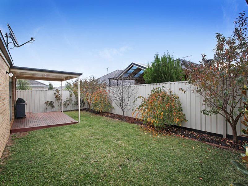 33 Barrington Circuit, Caroline Springs - Thumbnail 7