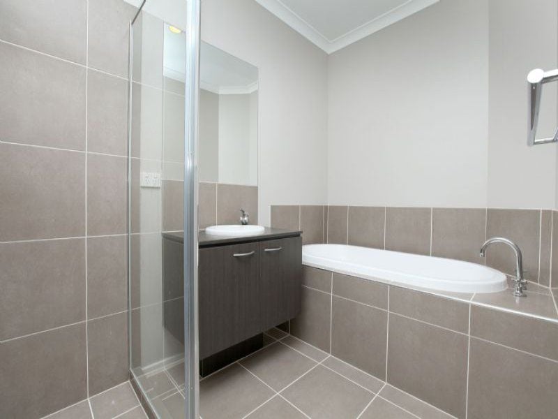 35 Pembroke Crescent, Derrimut - Thumbnail 8