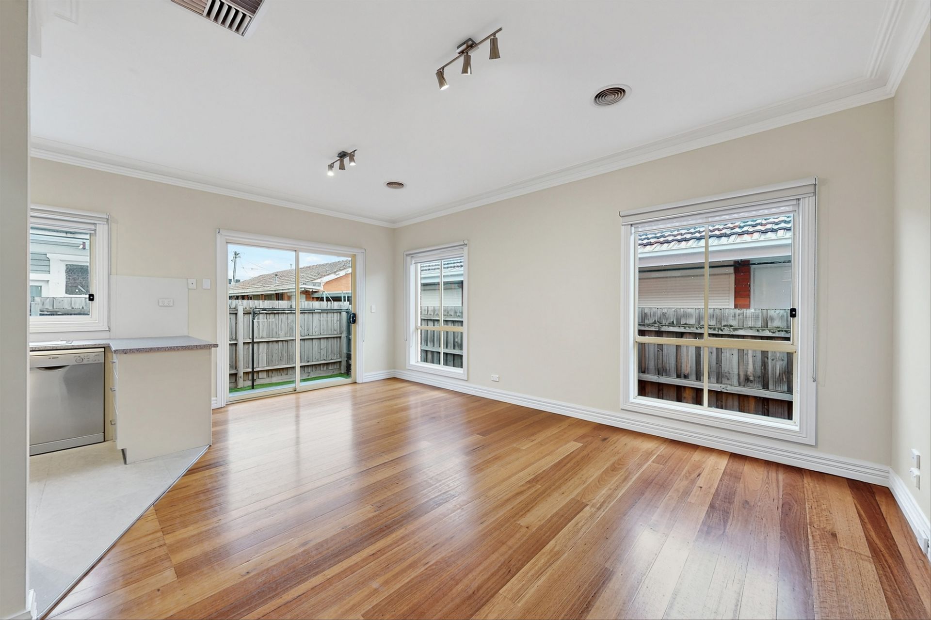 2/4 Eleanor Street, Footscray - Thumbnail 8
