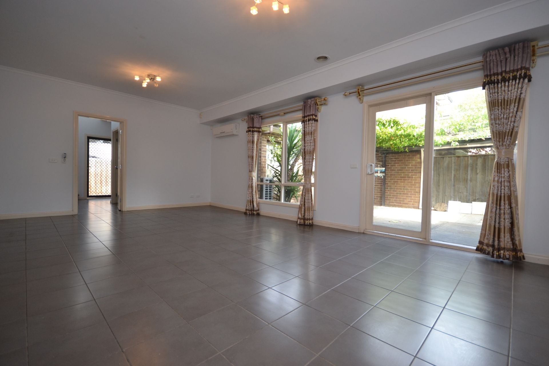 LOVE THE SPACE, LOVE THE LIFESTYLE