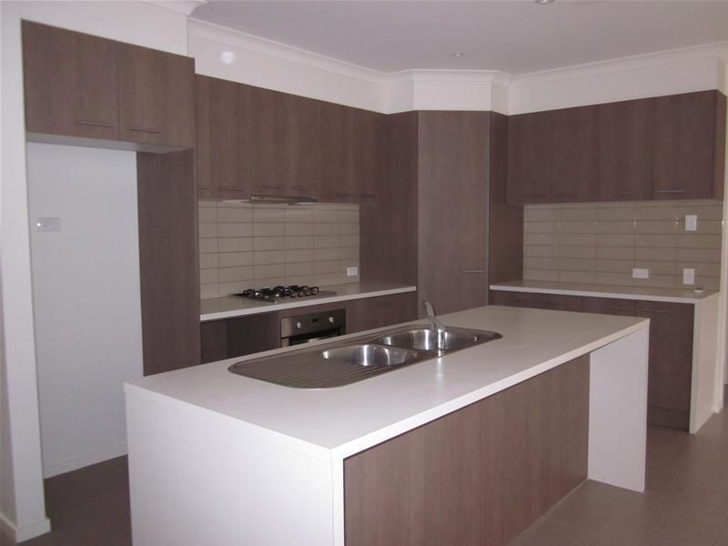 MODERN THREE BEDROOM TOWN RESIDENCE
