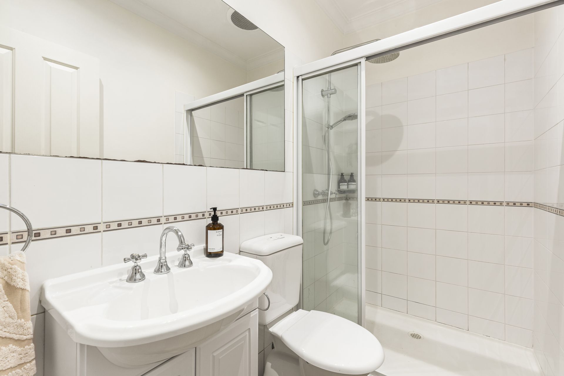 Victorian Charm Near Yarra Bend Park!
