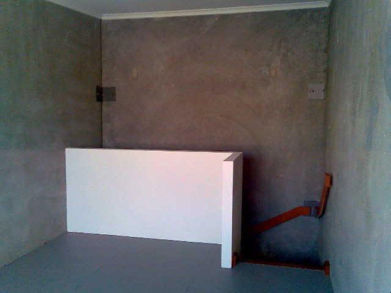 A LITTLE BEAUTY - IDEAL STORAGE UNIT!
