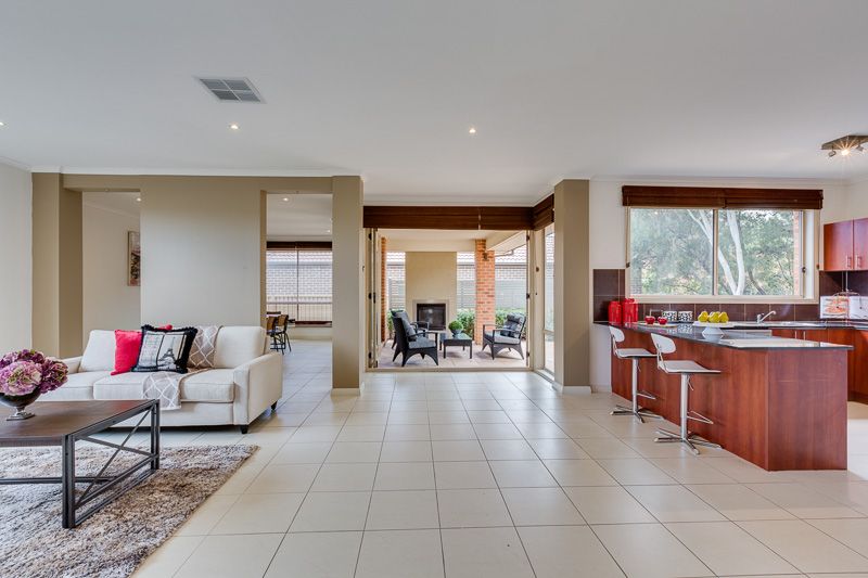 5 Surrey Place, Caroline Springs - Thumbnail 5