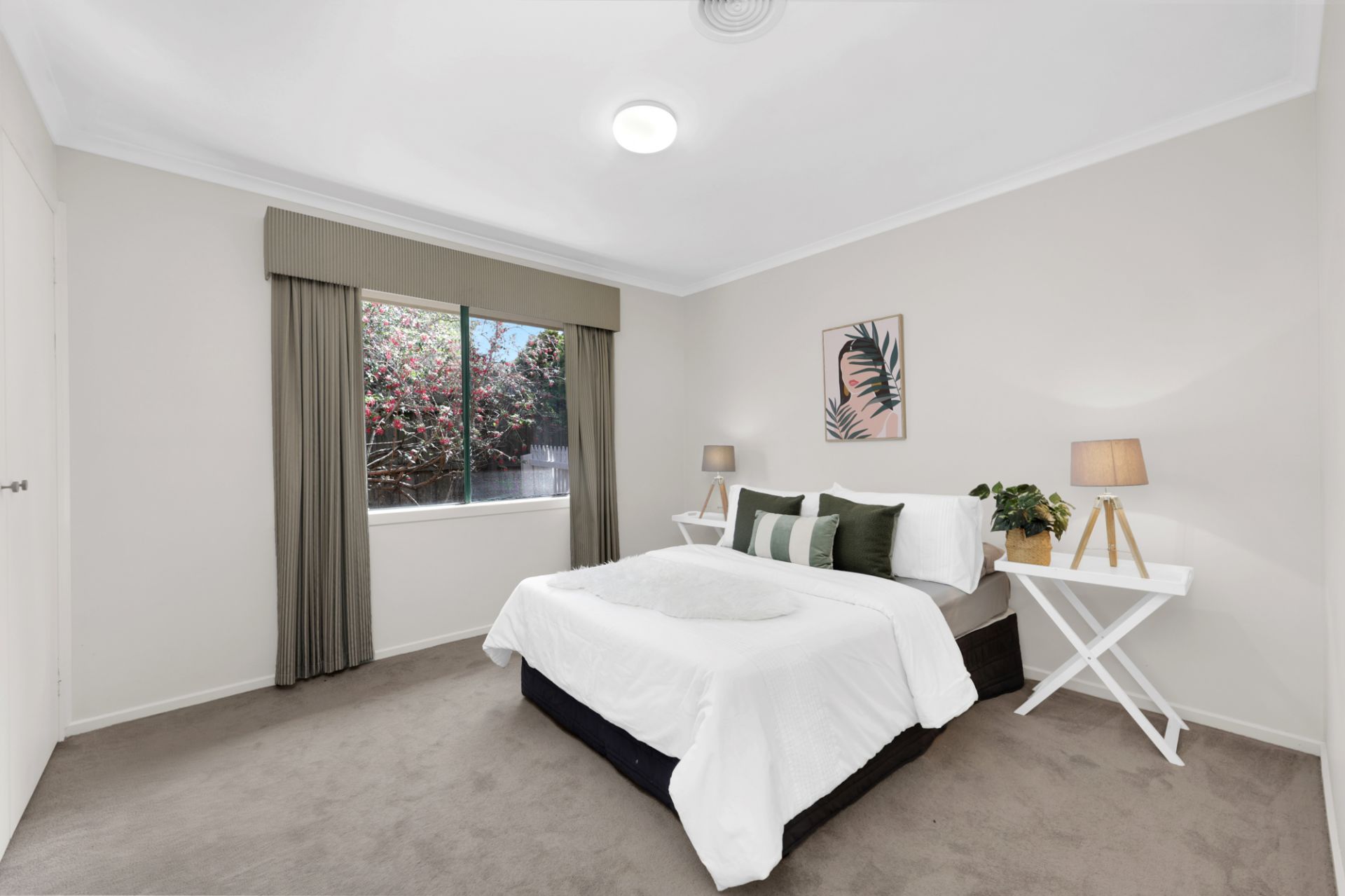 Spacious Family Living Close To Westfield & Station