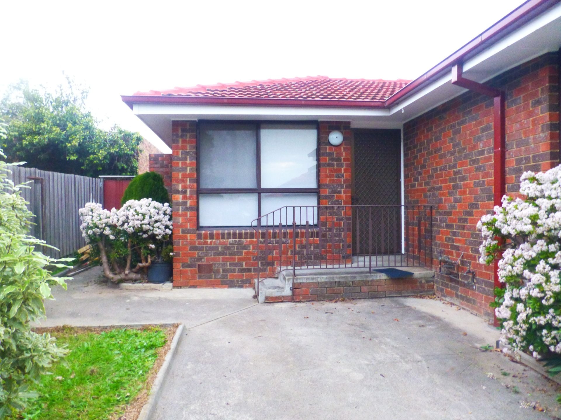 Two Bedroom Villa Unit In Popular Area