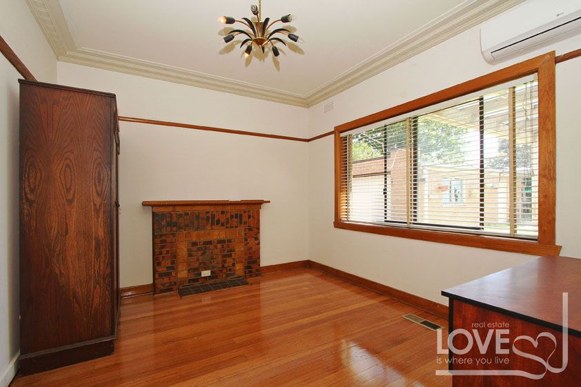 LARGE HOME IN A GREAT LOCATION