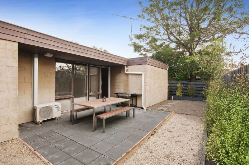 1/1a Govan Court, Footscray - Thumbnail 3