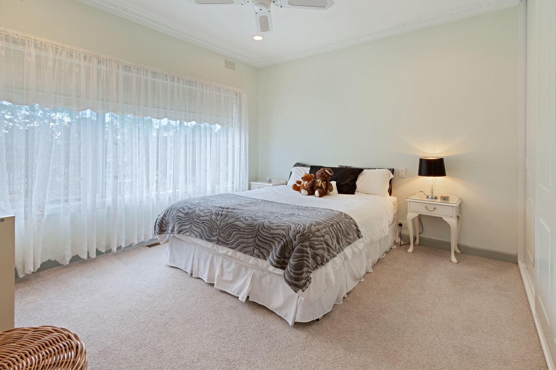 Huge Living And A Great Location