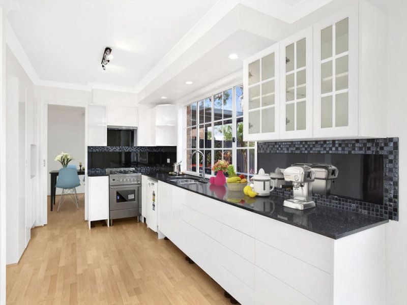 11 Phoenix Place, ILLAWONG, Illawong - Thumbnail 2