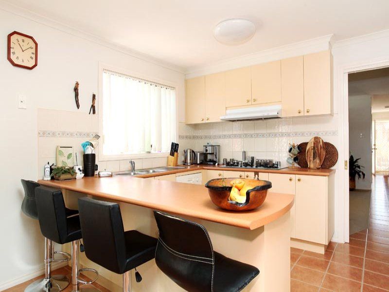 9 Claretown Avenue, Caroline Springs - Thumbnail 3