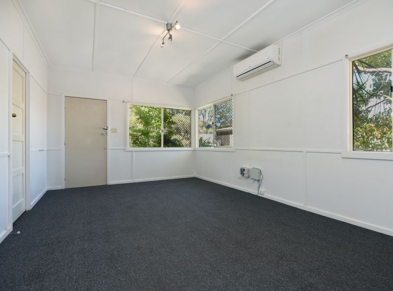 19 Peel Street, South Toowoomba QLD, South Toowoomba - Thumbnail 3