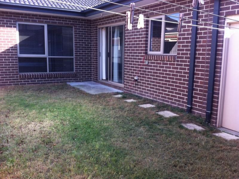THIS MODERNLY PRESENTED HOME, NEAR TRANSPORT AND SHOPS IS AWAITING YOU!