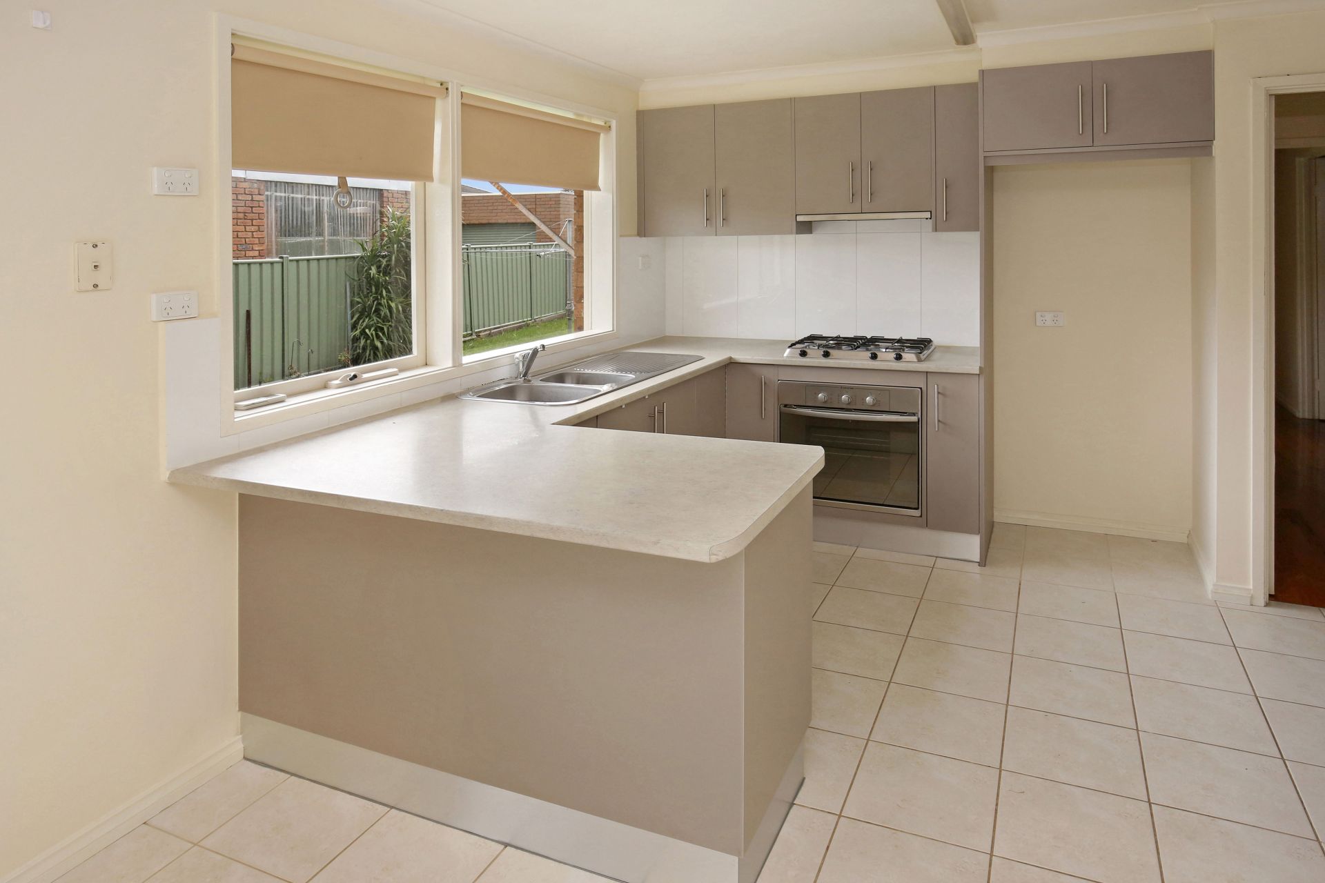 CONVENIENCE & LOCATION   *Insp Wed 4th Mar @ 4:20pm*