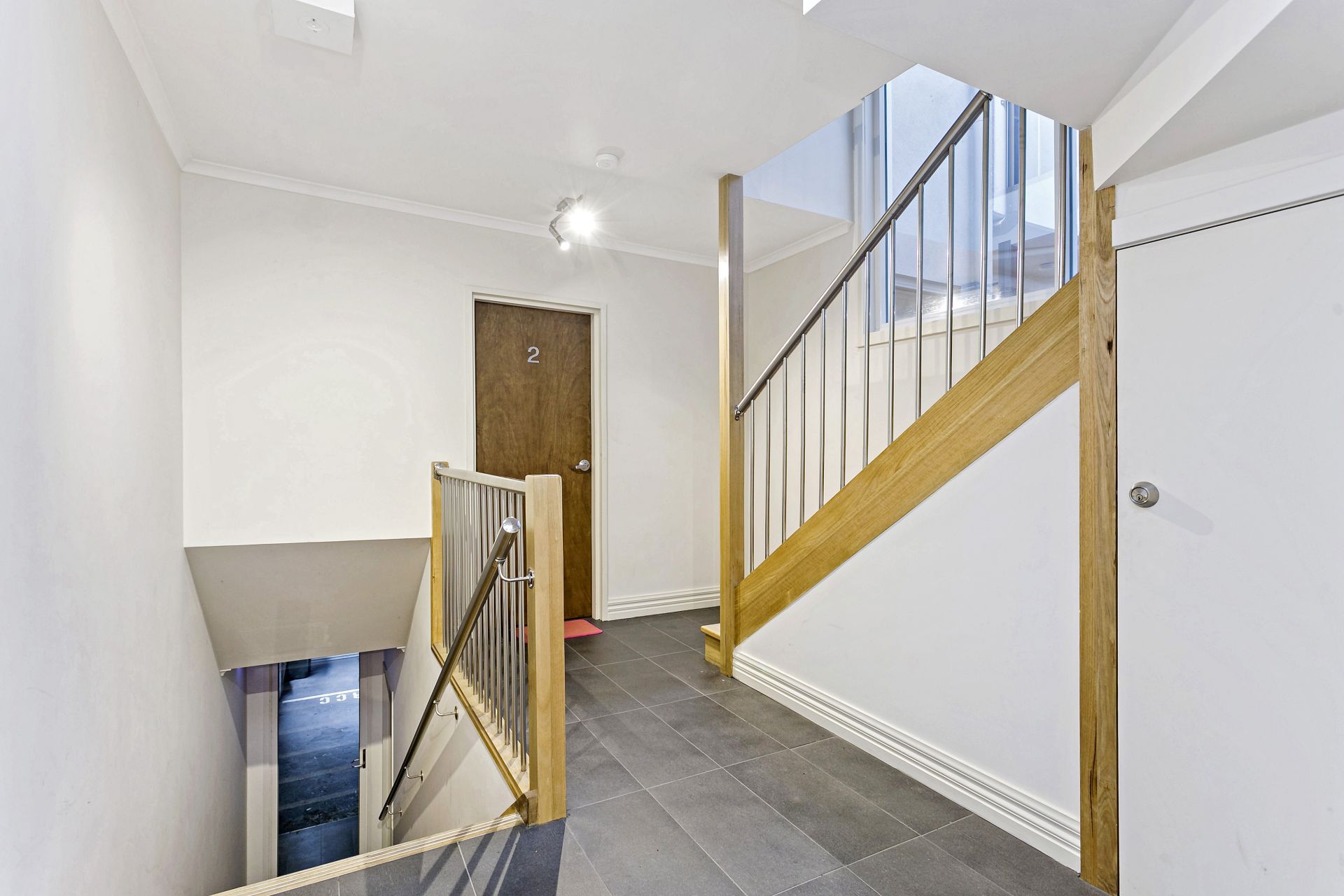 2/195 Waverly Road, Malvern - Thumbnail 3