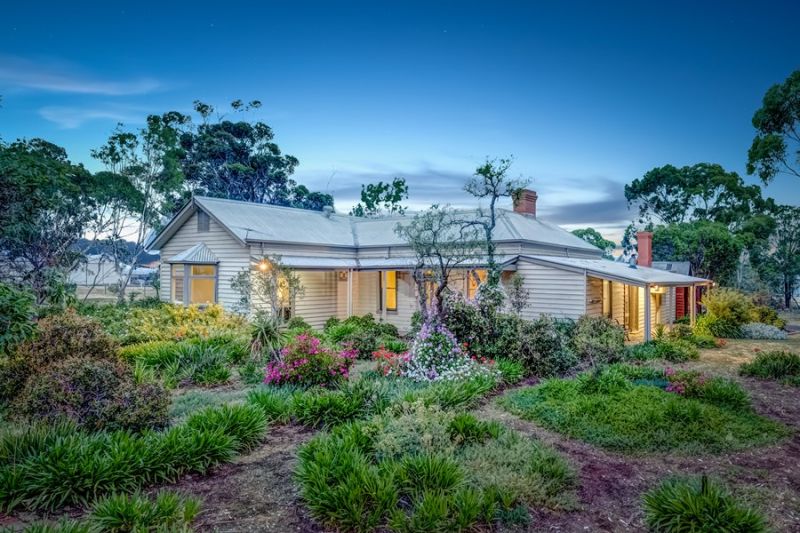 182 Hopetoun Park Road, Hopetoun Park Sweeney Estate Agents