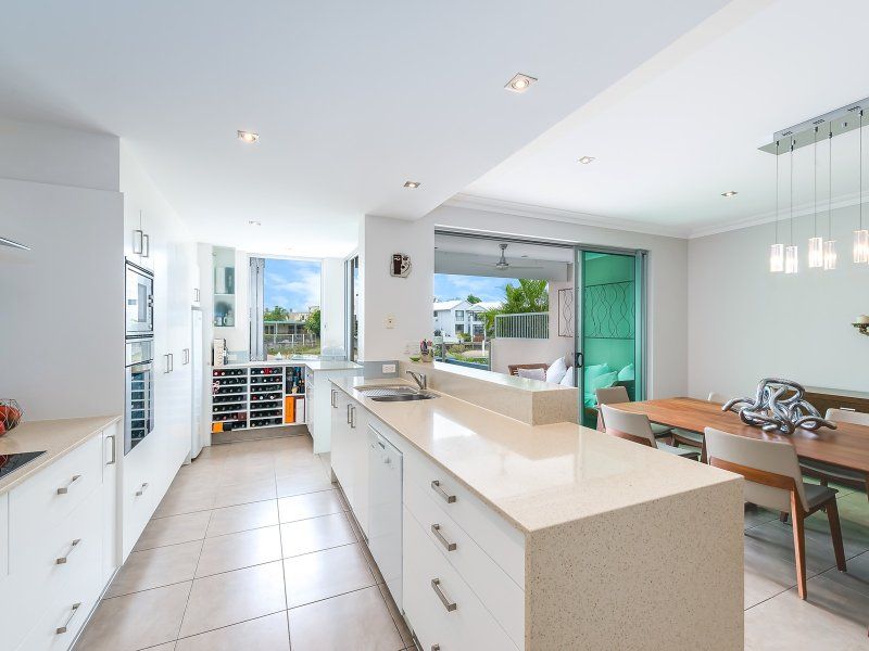 11A Vespa Crescent, Bundall - Thumbnail 5