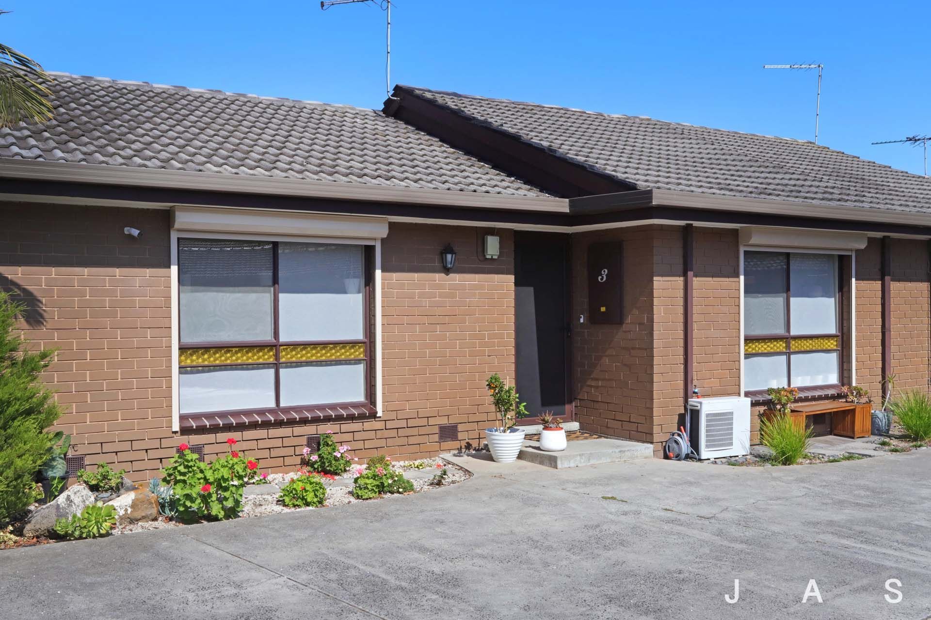 3/4 Hatfield Court West Footscray VIC, West Footscray - Thumbnail 2