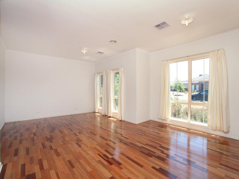6 Barringo Way, Caroline Springs - Thumbnail 7