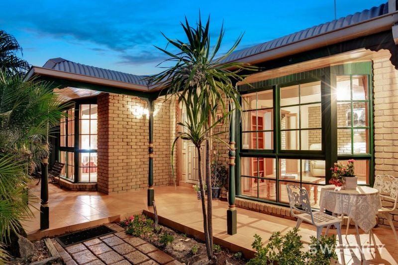 11 Investigator Grove, Altona Meadows - Thumbnail 2
