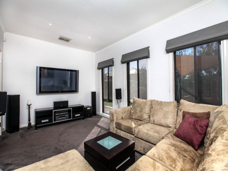 7 Bowman Court, Taylors Hill - Thumbnail 3