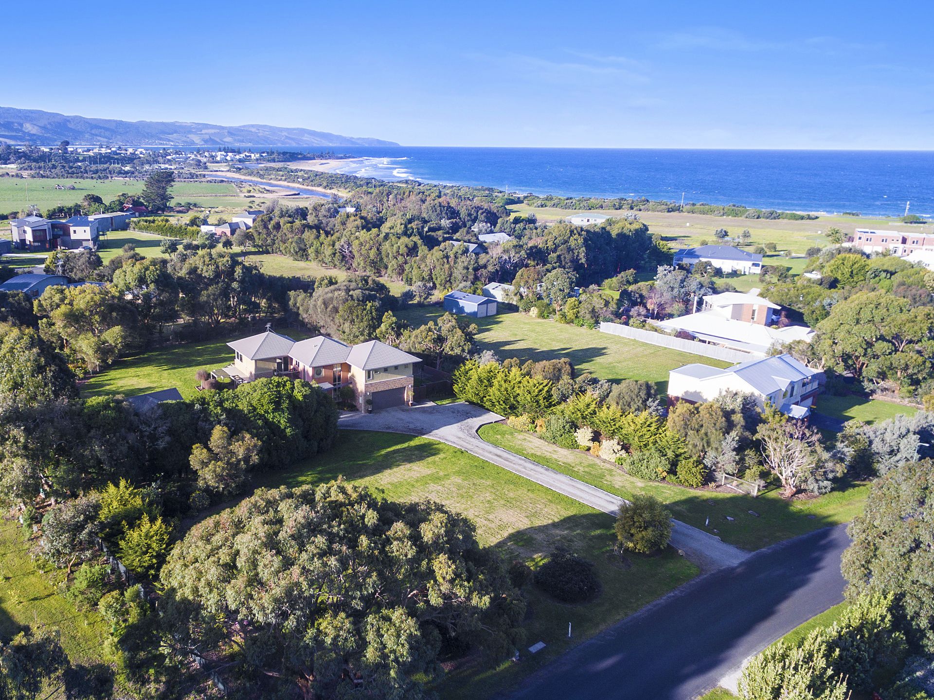 12 Ocean Park Drive, Marengo - Thumbnail 3